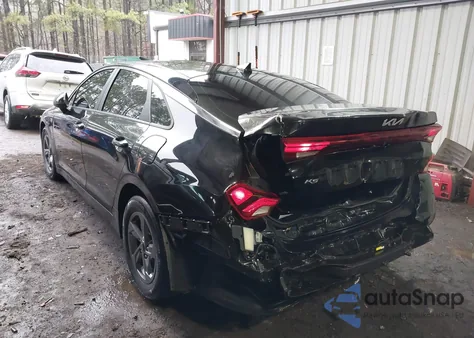 2022 Kia K5 Lxs z USA, uszkodzony, nr VIN 5XXG14J28NG151399